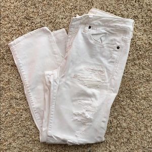 AE size 6 stretch distressed white jeans